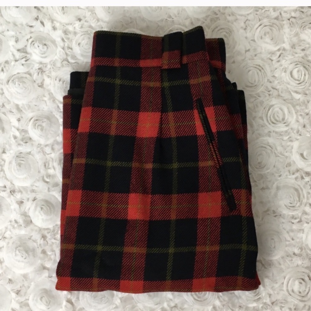 Elizabeth Wesley collection plaid wool skirt